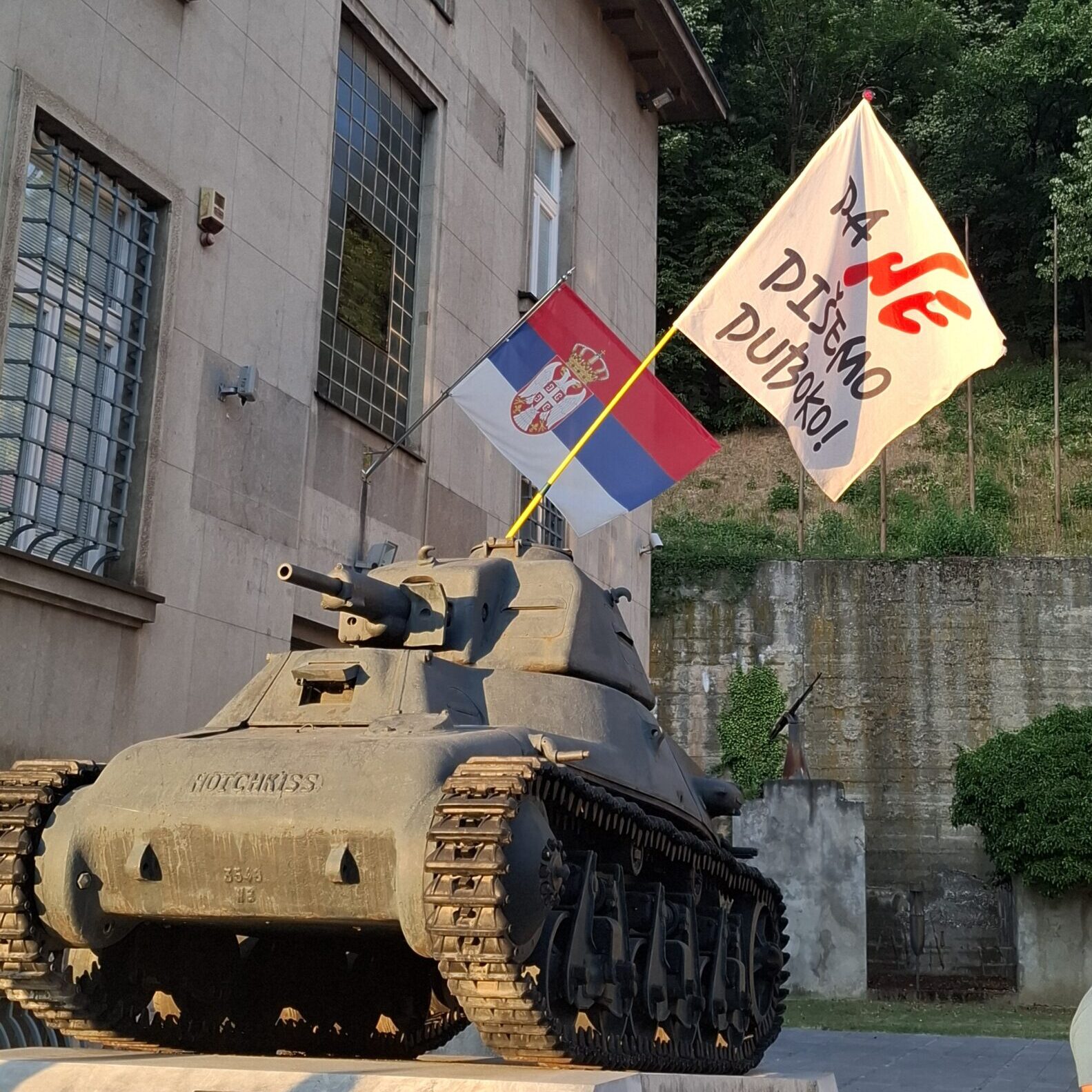 A gde će smeće!?